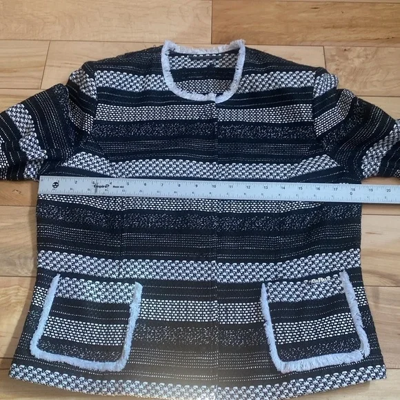 AirField Striped Black and White Blazer - Picture 3 of 17